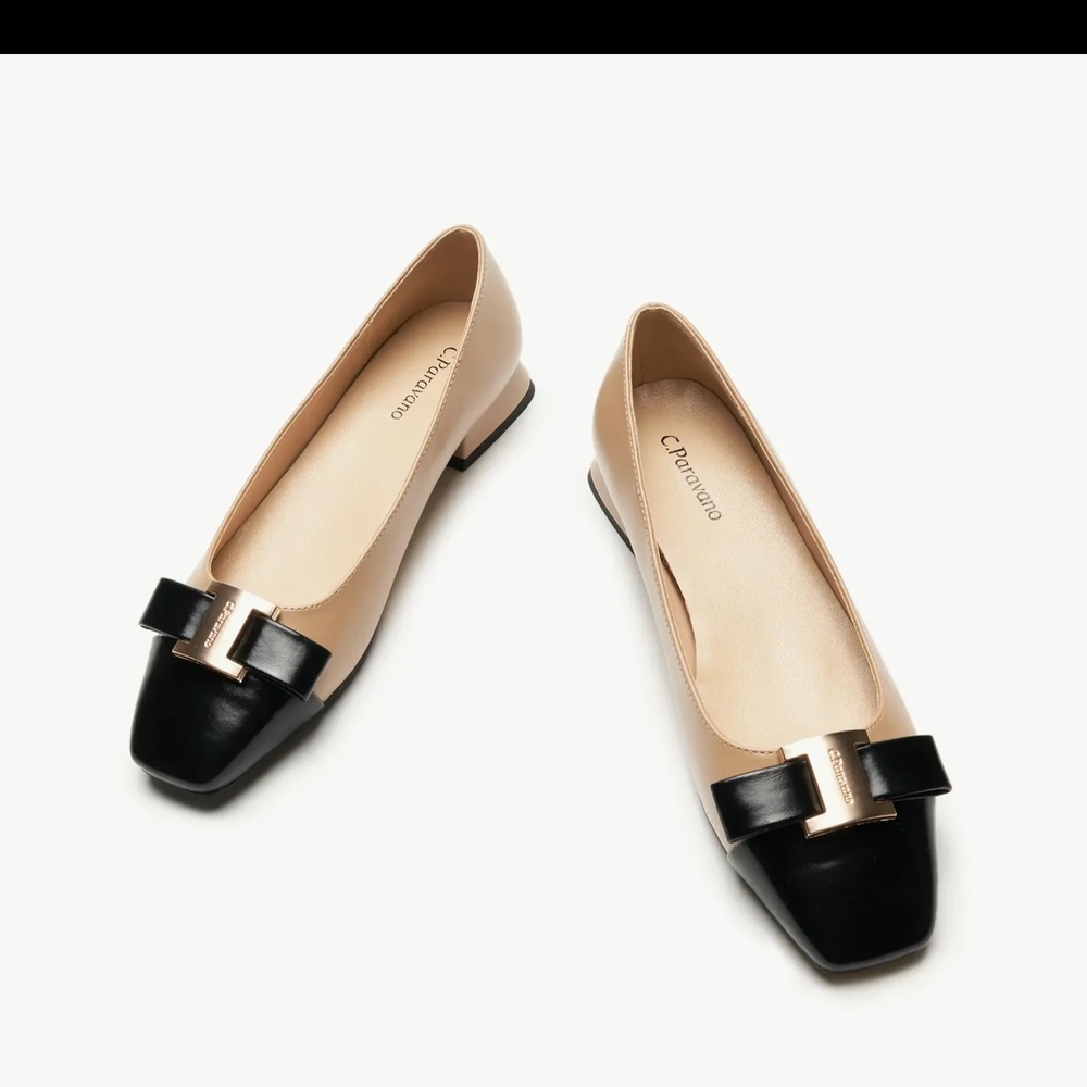 Chic Black and Tan Flats by Crocsee